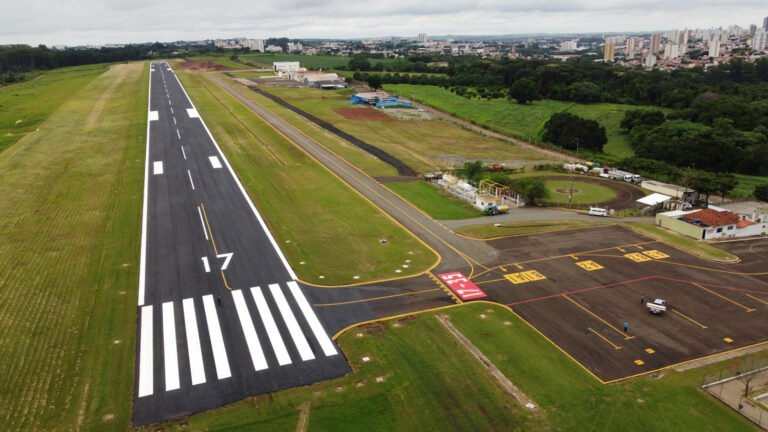 Imagem aérea da pista recapeada